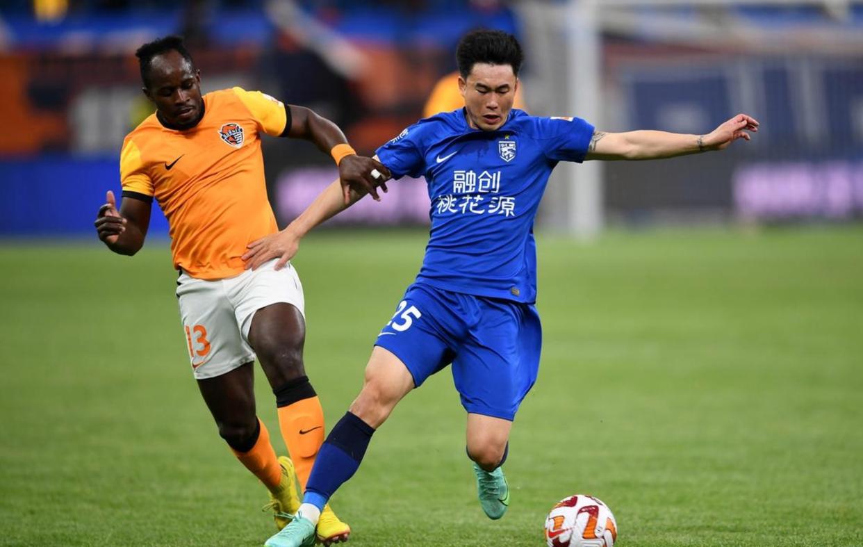 九游体育入口-武汉三镇训练开放日，窗口期调整名单引欢呼，意甲在即，阵容厚度经受考验的简单介绍