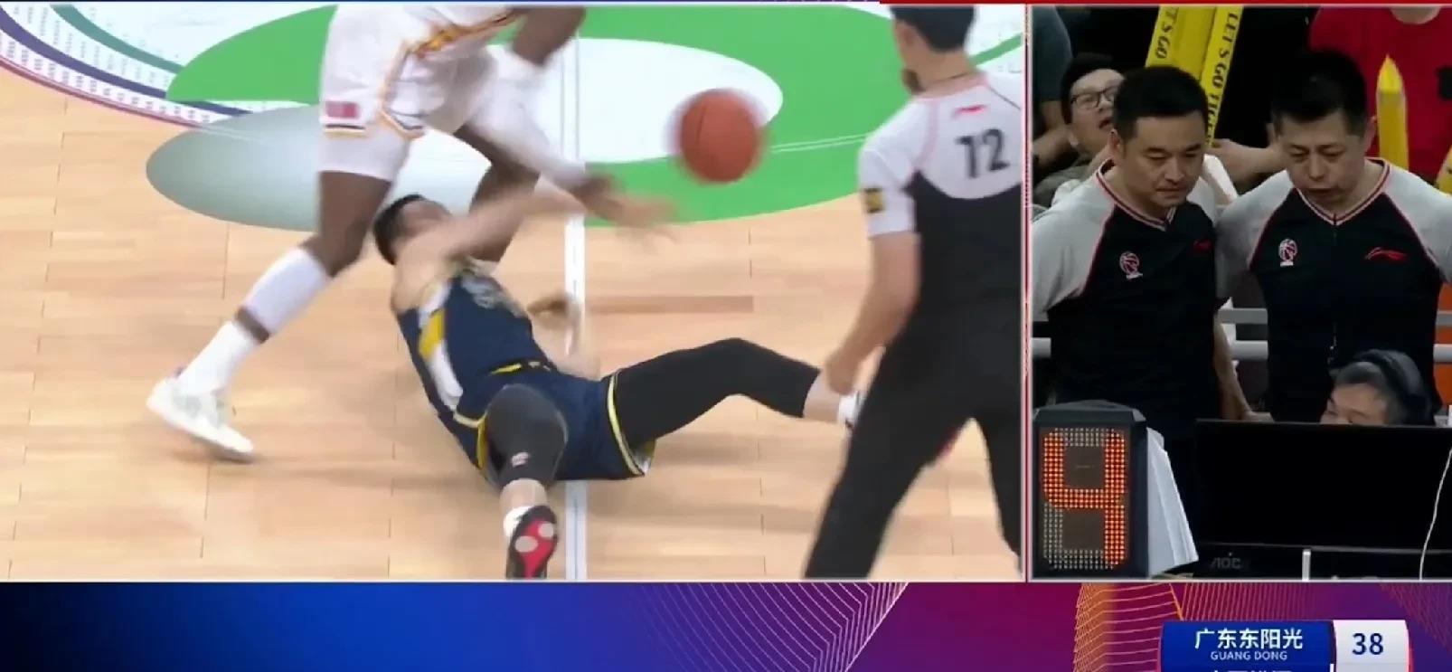 九游娱乐-转会期社区盾焦点战，广厦男篮单刀错失，赛场秩序良好，训练强度明显提升的简单介绍